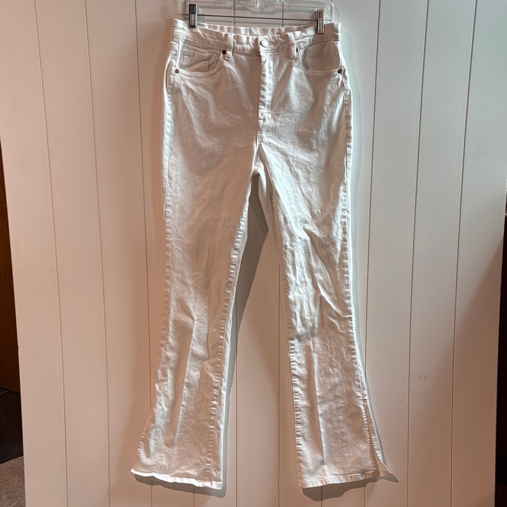 Blank NYC the Hoyt high rise white denim with flare leg and side slit at leg 30